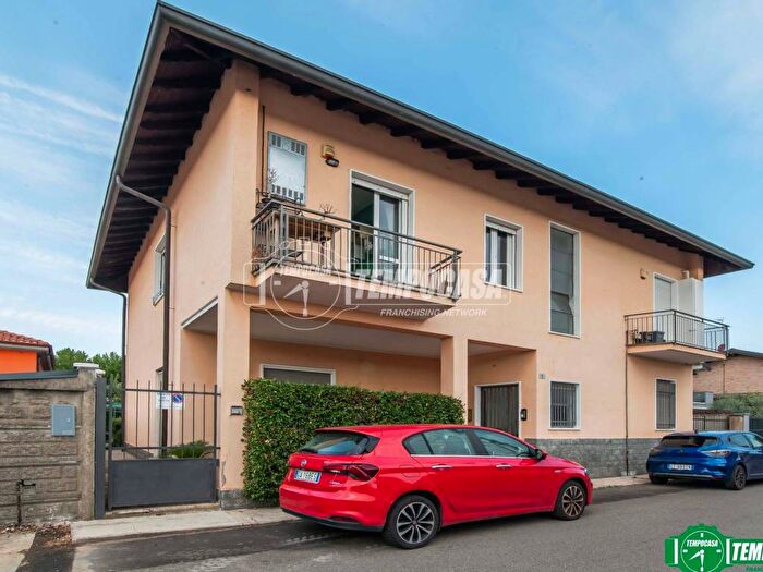 Appartamento trilocale in affitto in Via Antonio Meucci, Centro, Cerro Maggiore