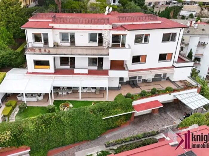 Casa con 6 locali in vendita in Via Privata del Parco Comola Ricci, Napoli
