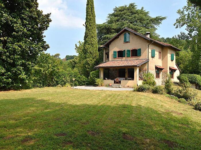 Casa con 6 locali in affitto in Viale Sommi Picenardi, Olgiate Molgora