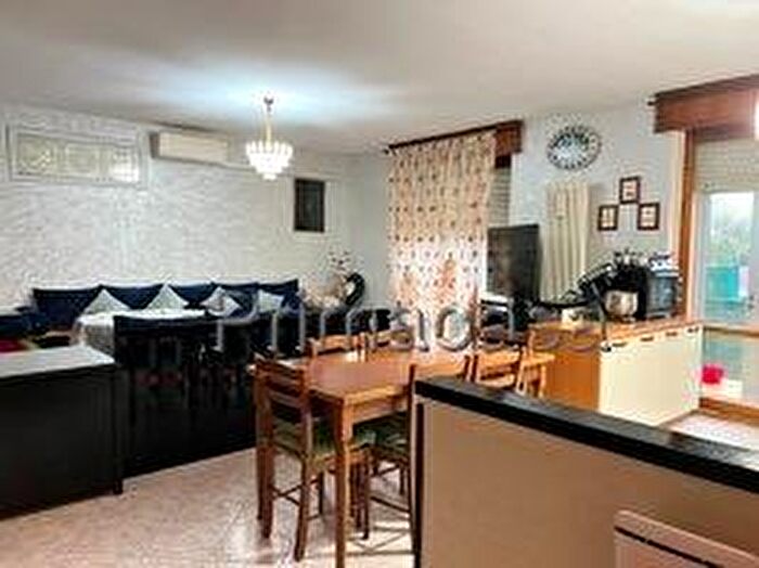 Appartamento con 5 locali in vendita in Piazza IV Novembre, Ronco AllAdige