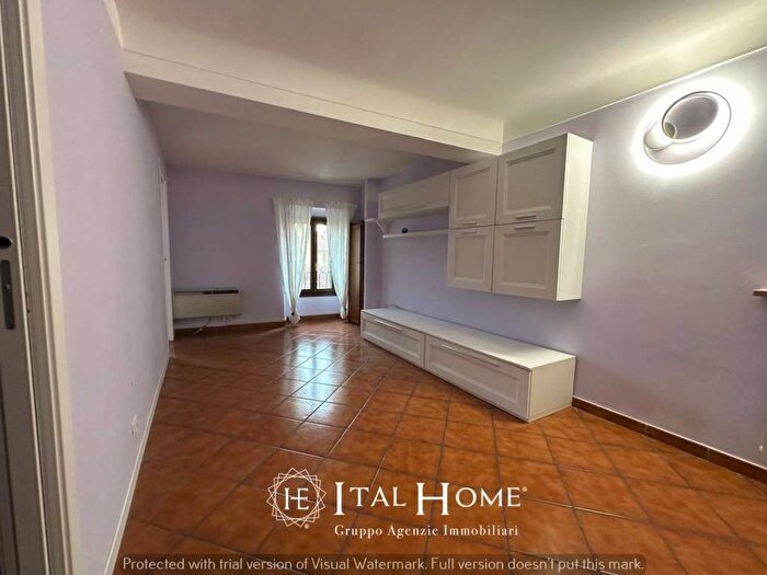 Appartamento con 6 locali in affitto in Corso Castelvecchio, Valverde, Verona