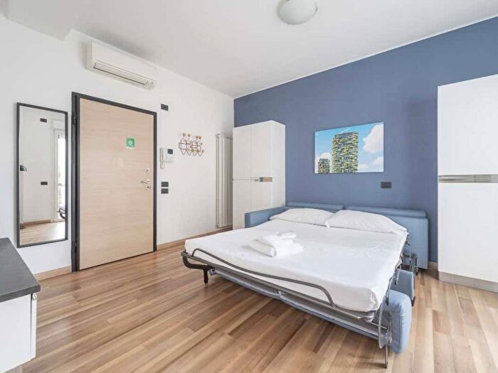 Appartamento monolocale in affitto in Via Giuseppe Candiani, Bovisa, Milano