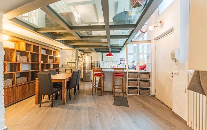 Appartamento trilocale in vendita in Via Luigi Federico Menabrea, Milano