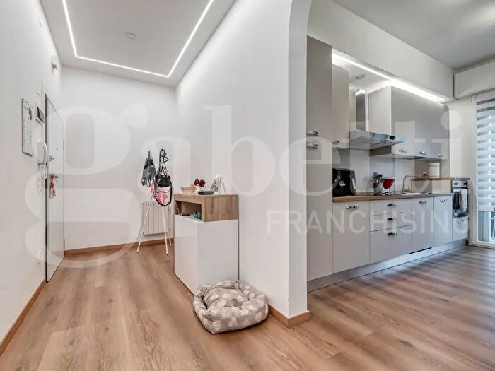 Appartamento trilocale in vendita in Via Toscana, Bologna