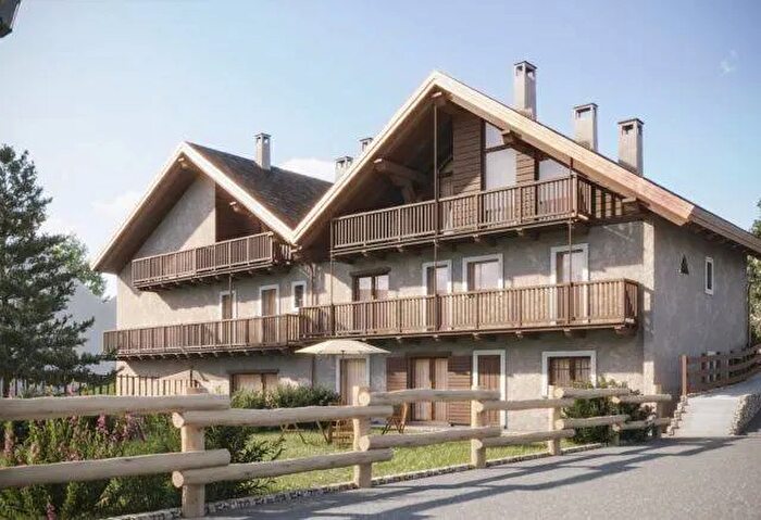 Appartamento trilocale in vendita in Strada del Forno, Sauze Di Cesana