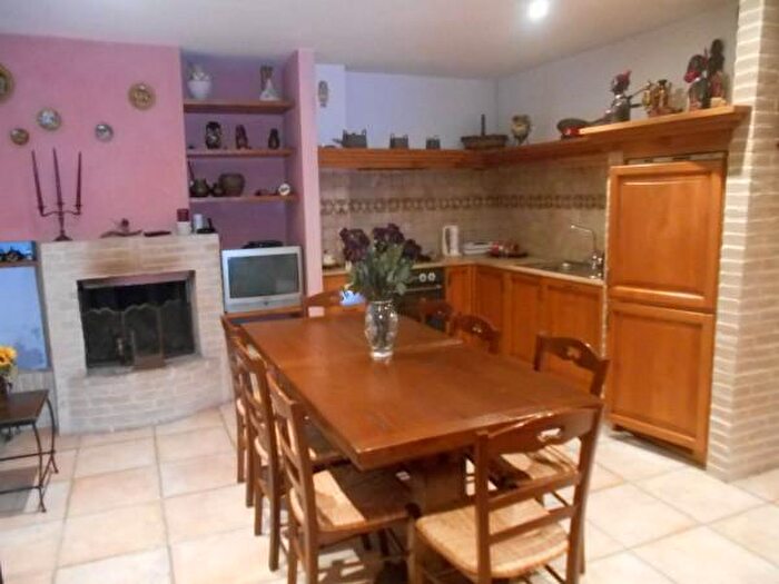 Casa con 6 locali in vendita in Strada Provinciale della Barchetta, Monsano