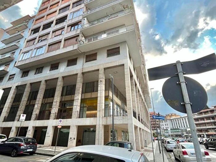 Appartamento quadrilocale in affitto in Via Serafino Pionati, Centro Storico, Avellino