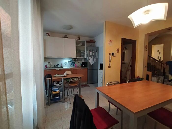 Casa con 6 locali in affitto in Viale Padova Chioggia Ve, Chioggia
