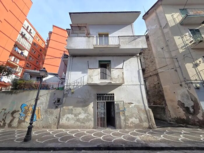 Appartamento bilocale in vendita in Via NP Ludovico, Casoria