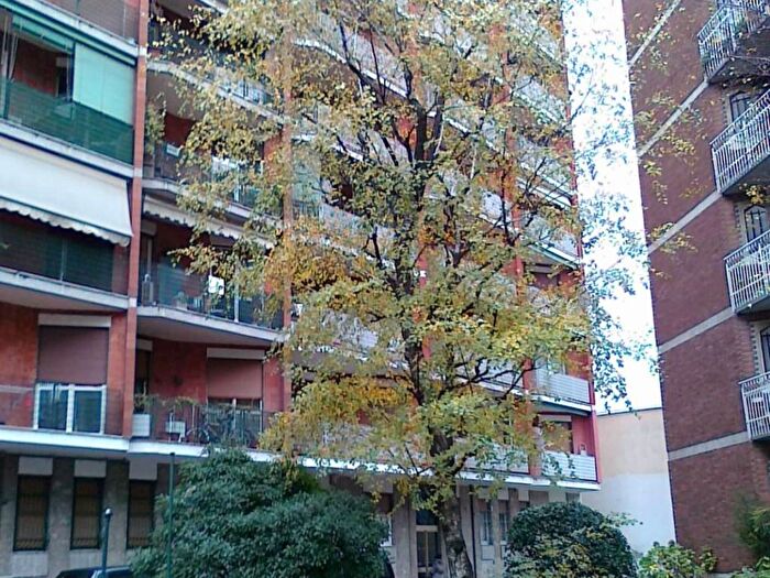 Appartamento monolocale in affitto in Via Lorenteggio, Giambellino, Milano