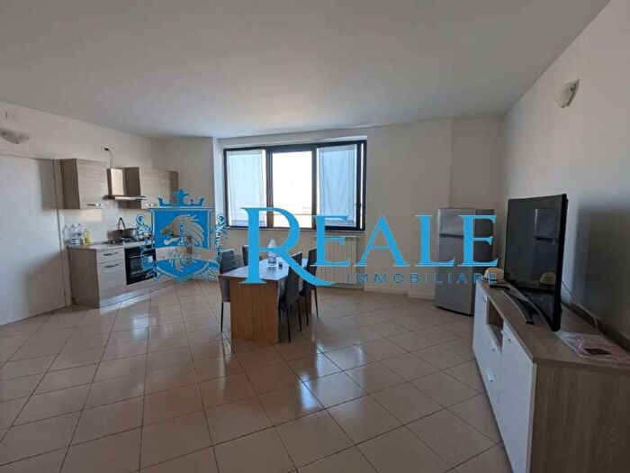 Appartamento con 6 locali in affitto in viale Leonardo Da Vinci, Trezzano sul Naviglio