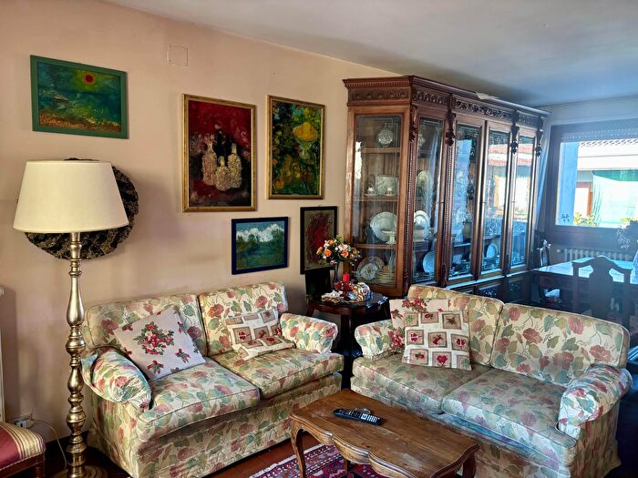 Casa con 7 locali in vendita in Firenze