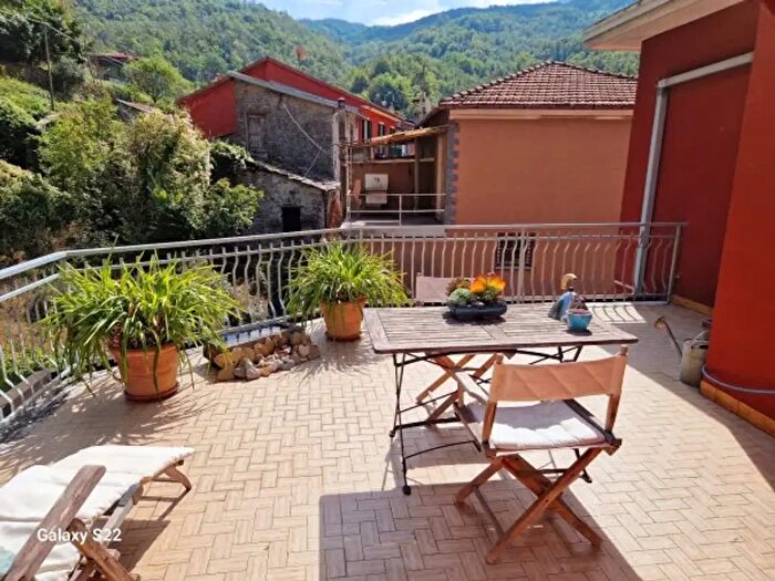 Appartamento trilocale in vendita in Via Giuseppe Garibaldi, Ne