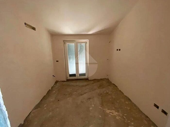 Casa con 11 locali in vendita in Minturno