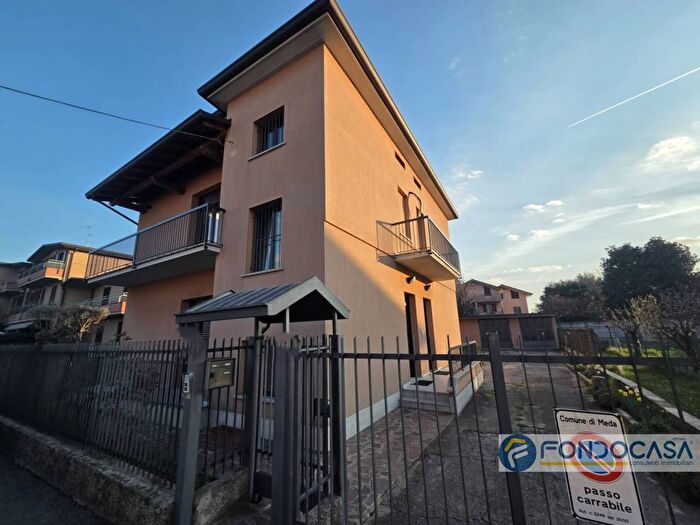 Appartamento trilocale in affitto in via tevere, Meda