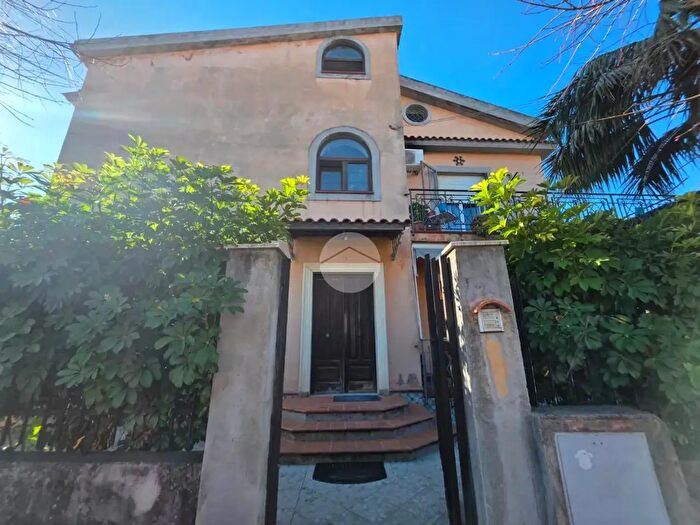 Casa trilocale in vendita in Via Fiume Lao, Scalea