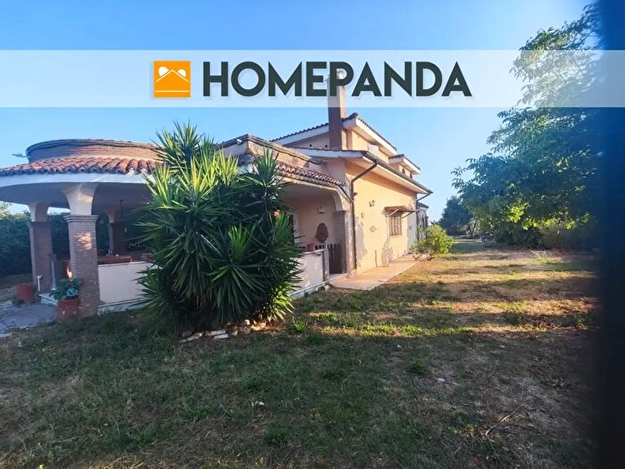 Casa con 9 locali in vendita in Via Pizzo del Prete, Ladispoli