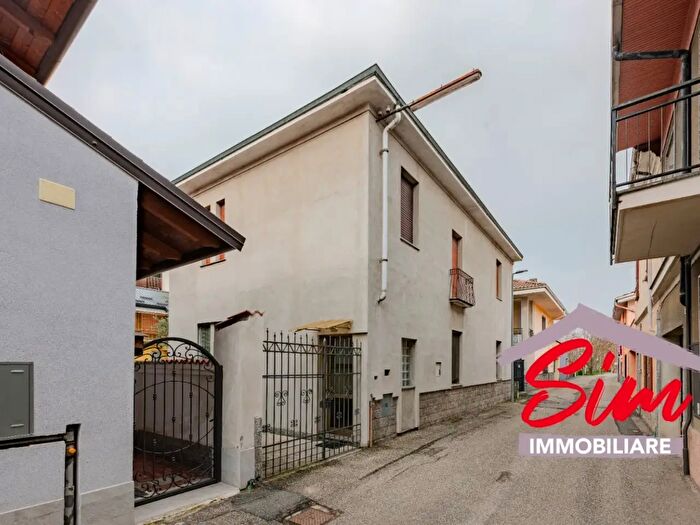 Casa quadrilocale in vendita in Vicolo Farè, Novara