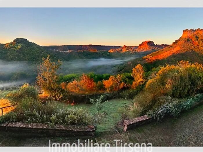 Casa con 5 locali in vendita in Lubriano