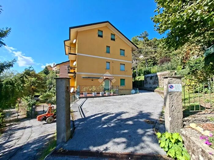 Appartamento quadrilocale in vendita in Via Sottocabella, Crocefieschi