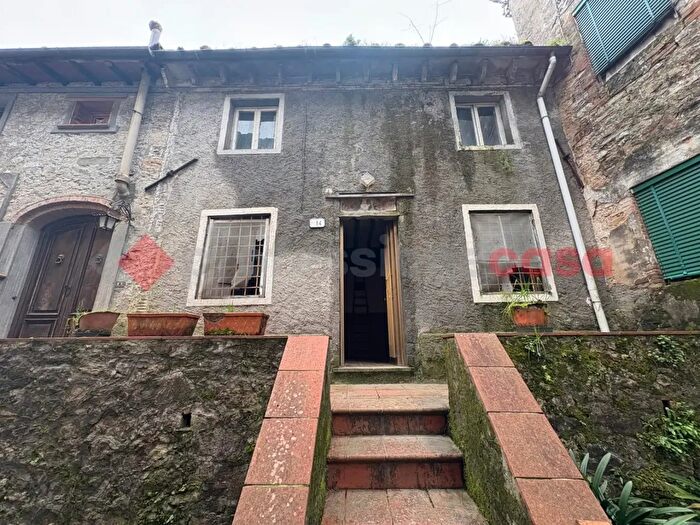 Casa quadrilocale in vendita in Località alla Torre Tempagnano, Borgo A Mozzano