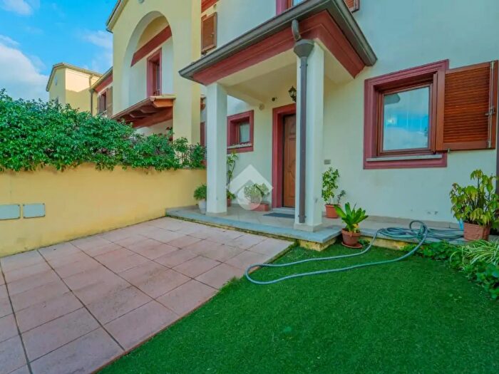 Casa quadrilocale in vendita in Via Eraclito, Olbia