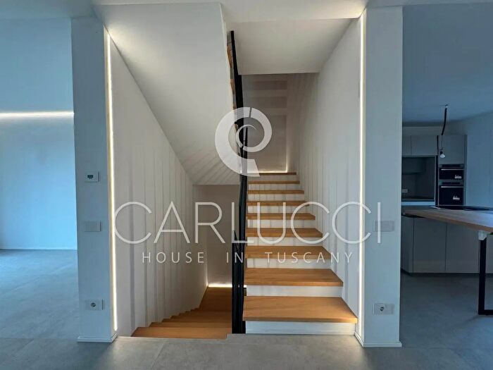 Casa con 6 locali in vendita in Poggibonsi