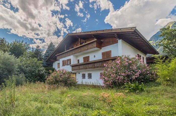 Casa con 6 locali in vendita in Via Principale, Tirolo