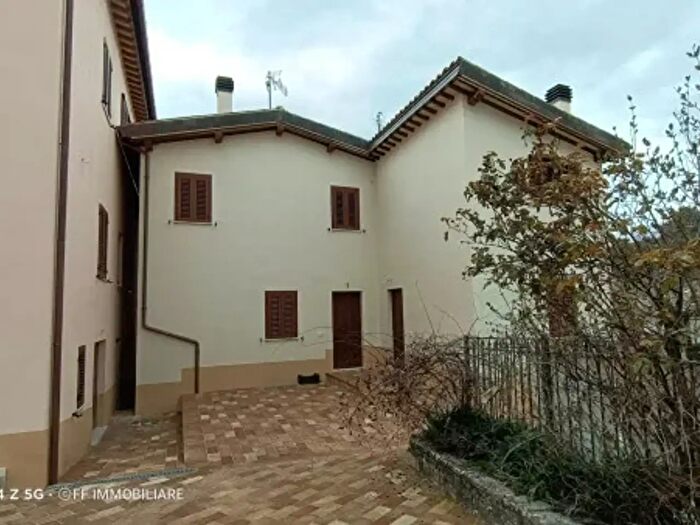 Appartamento quadrilocale in vendita in Via Roma, Pieve Torina