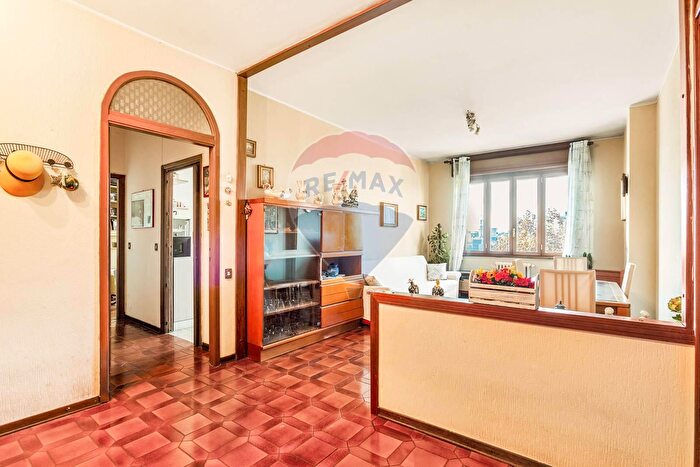 Appartamento trilocale in vendita in Piazzale Vincenzo Cuoco, Milano