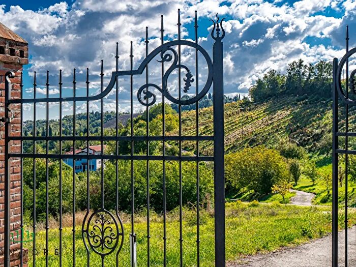 Casa trilocale in vendita in AdZe Via Giardino, Pianoro