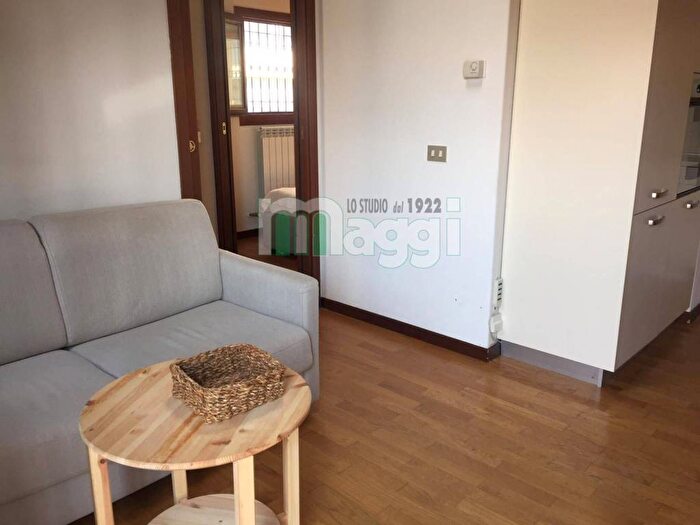 Appartamento bilocale in affitto in Via Arcivescovo Romilli, Corvetto, Milano