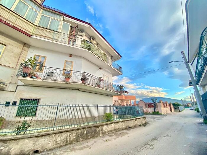 Appartamento trilocale in vendita in Via Domenico Cimarosa, Acerra