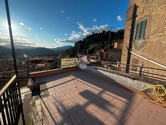 Appartamento con 6 locali in vendita in Piazzale Nardi, Subiaco