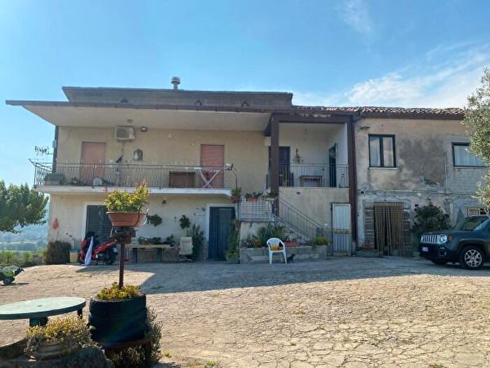 Casa con 6 locali in vendita in Alvignano