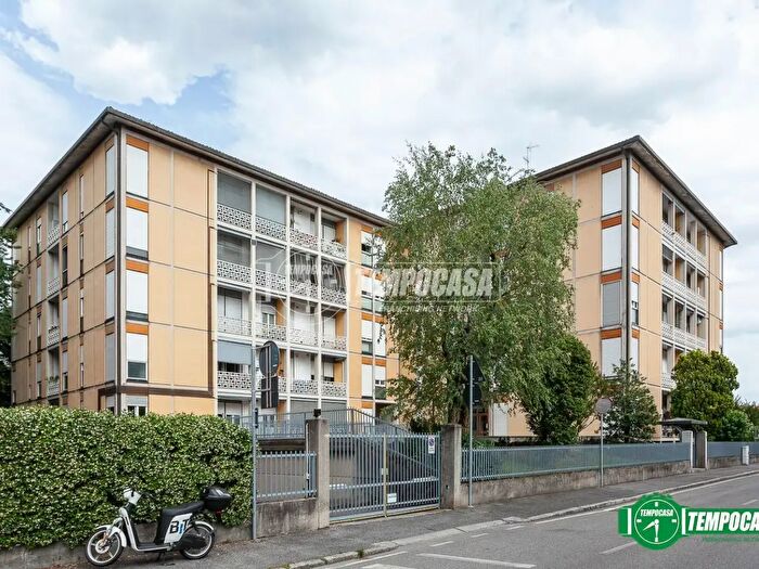 Appartamento trilocale in vendita in Via dei Carpinoni, Bergamo