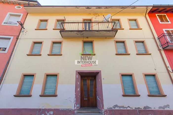 Casa con 9 locali in vendita in Via G Gortani Paularo, Paularo