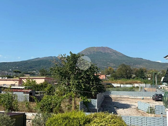 Appartamento quadrilocale in vendita in Via Sant Antonio, Torre Del Greco