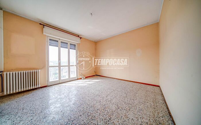 Appartamento trilocale in vendita in Via Francesco Petrarca, Samarate