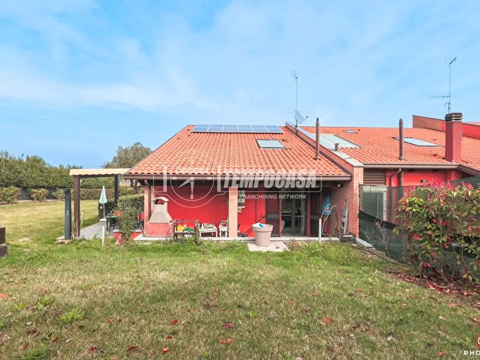 Case in Vendita e in Affitto - 3