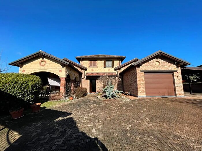 Casa con 7 locali in vendita in Strada Avallano, Ozzano Monferrato