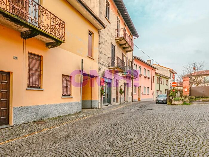 Appartamento monolocale in vendita in Via Piazza Luzzini, Gavirate
