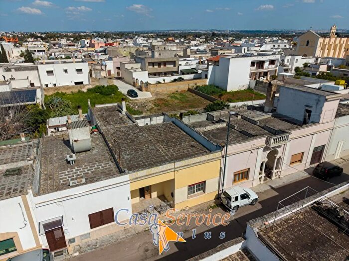 Casa con 5 locali in vendita in Via De Lutiano, Racale