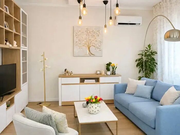 Appartamento trilocale in vendita in Via dei Biancospini, Milano