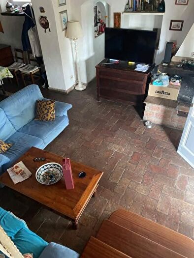 Casa quadrilocale in vendita in Pietrasanta