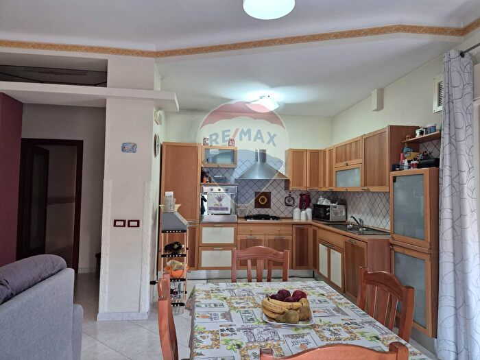 Appartamento con 5 locali in vendita in Via G di Modica, Vittoria