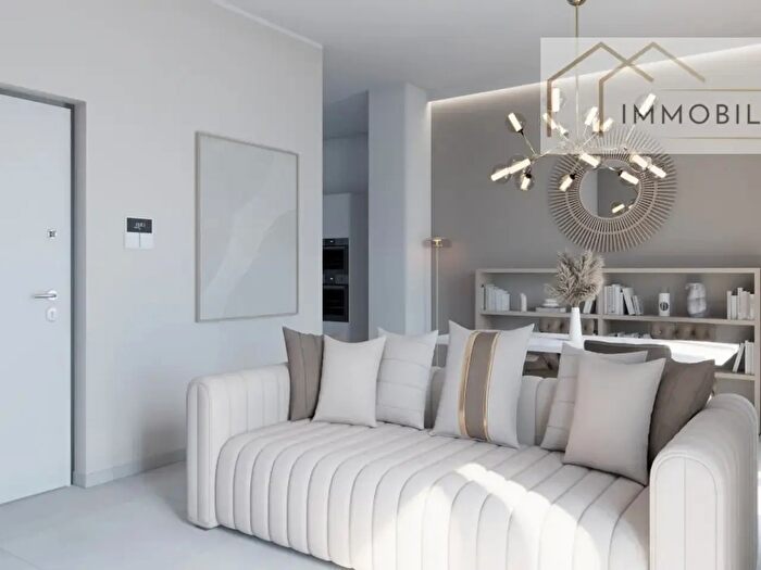 Appartamento con 5 locali in vendita in Via Pier Fortunato Calvi, Torino