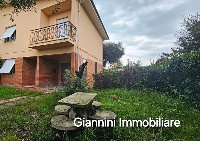 Casa con 5 locali in vendita in Via dei Giomi Capannori, Capannori