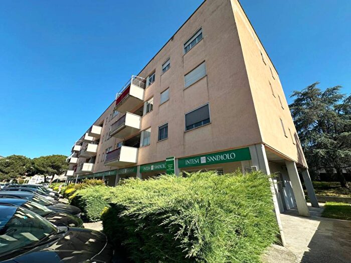 Appartamento trilocale in affitto in Via Della Repubblica, Centro, Civita Castellana