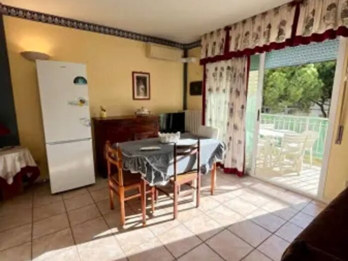 Appartamento trilocale in vendita in Viale Giosuè Carducci, Comacchio